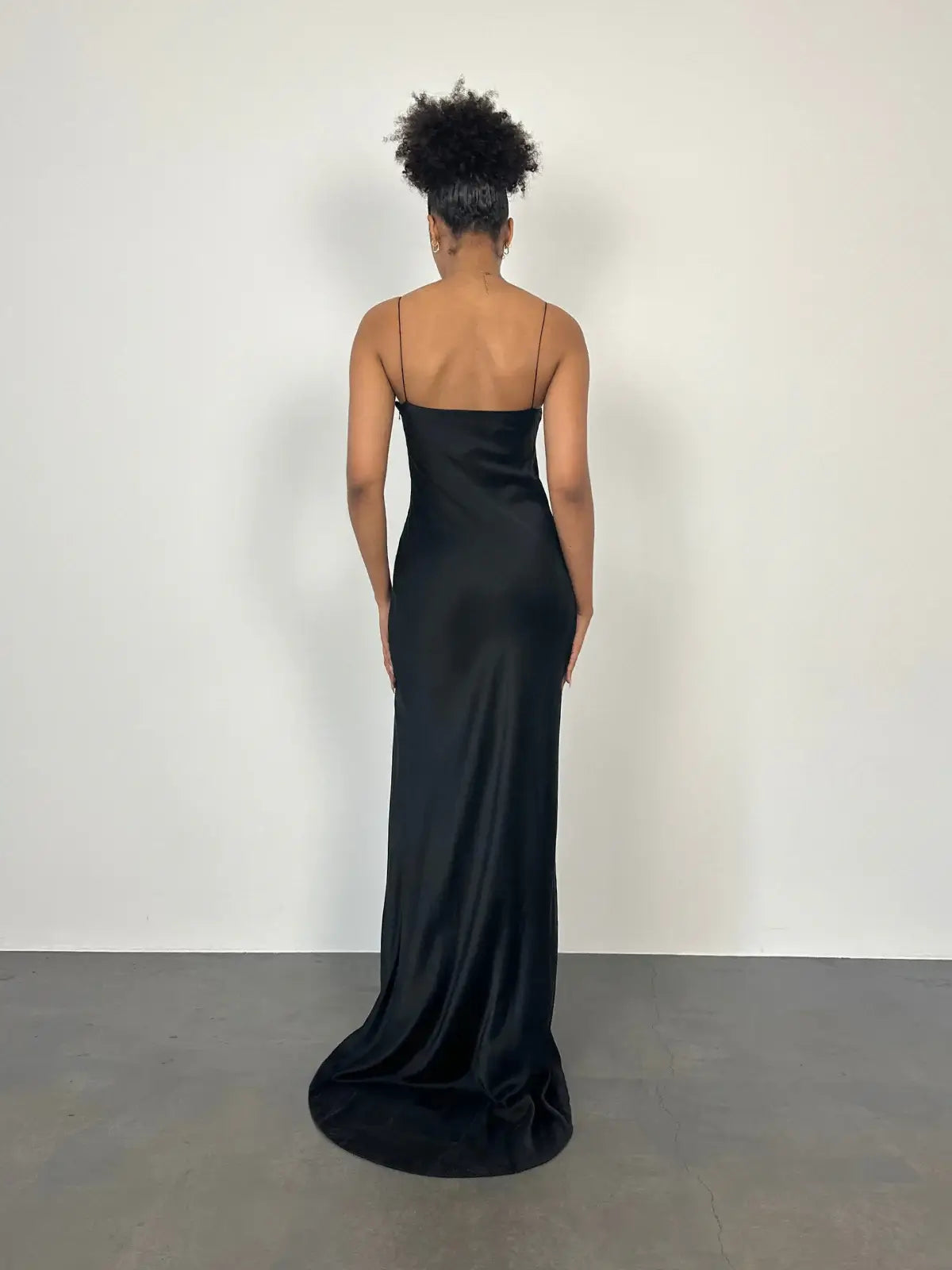 Aada Gown Black